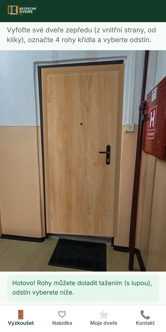 Vyzkoušení nových dveří na fotce v aplikaci
